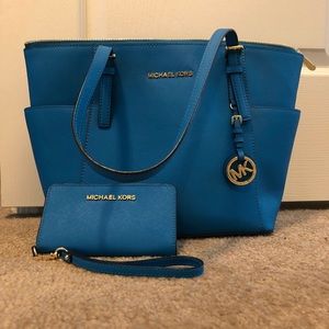 Michael Kors Tote & Wristlet